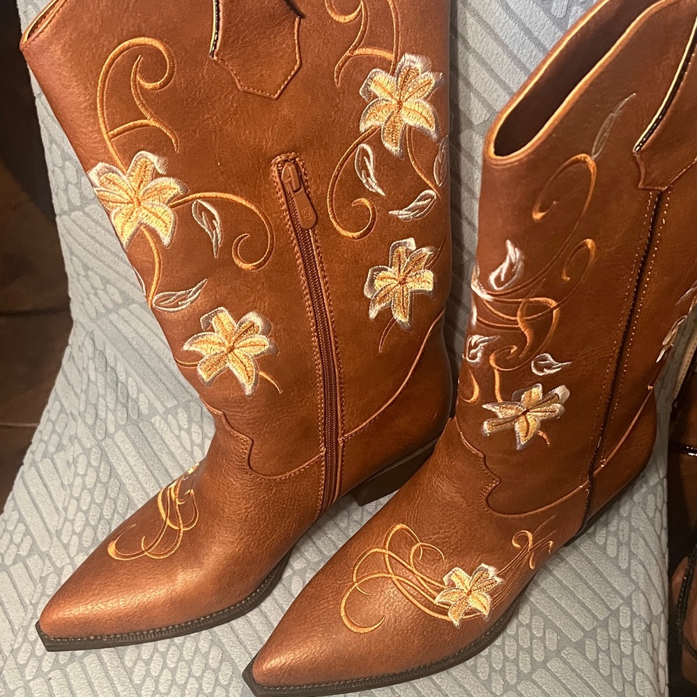 Midnight Velvet Floral Embroidered Tan Boots